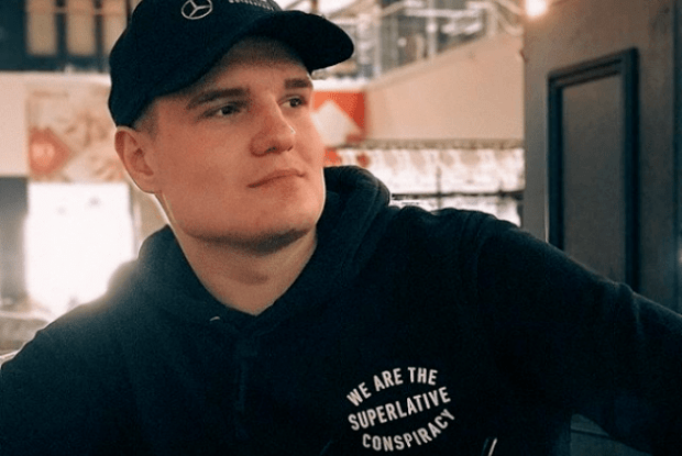 Дорогий відпочинок онкохворого та збір коштів на лікування: чому всі говорять про Дарія Зажицького