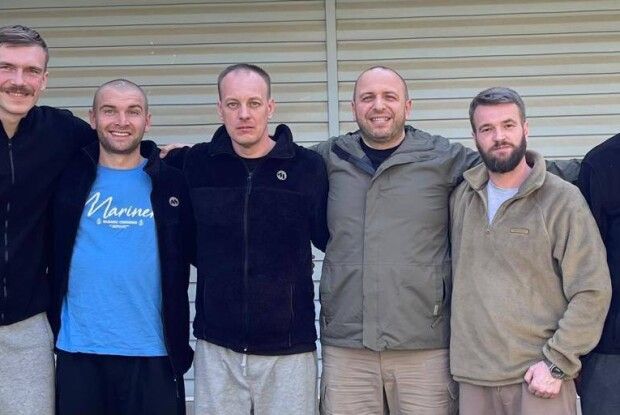 В яких умовах Туреччина утримує звільнених з полону «азовців»: подробиці