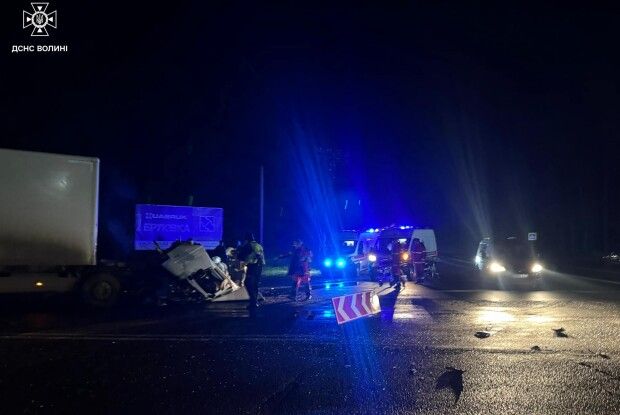 На Волині зіткнулися в лобову дві вантажівки: є потерпілі
