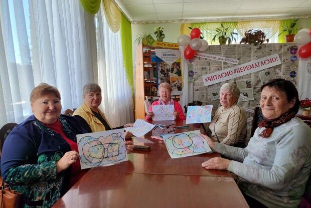 У колишньому райцентрі на Волині пенсіонери стали художниками