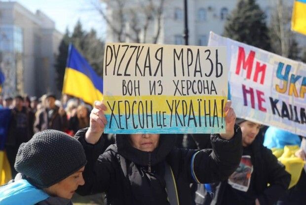 «За 10 хвилин людська  ріка заполонила площу»