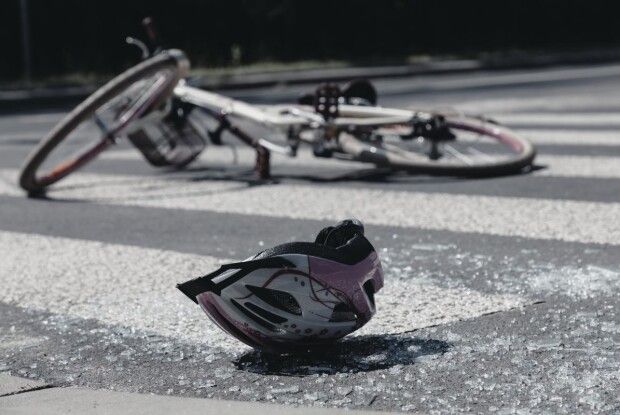 «Гроші можуть все?»: в Полтаві суд виправдав водійку «Мерса», яка на «зебрі» збила на смерть 14-річного хлопця