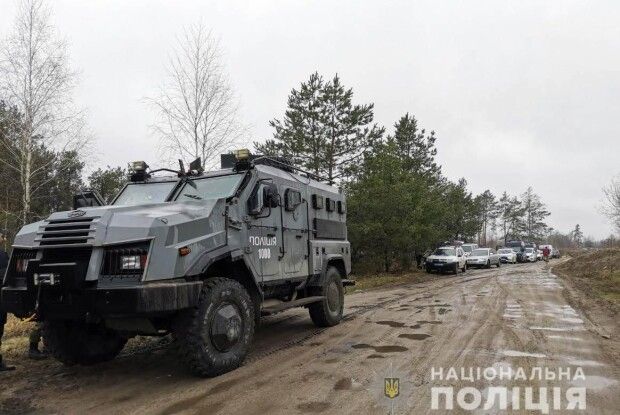Орли Авакова здійснили масштабний наліт на бурштинових баронів Рівненщини (Фото, відео)