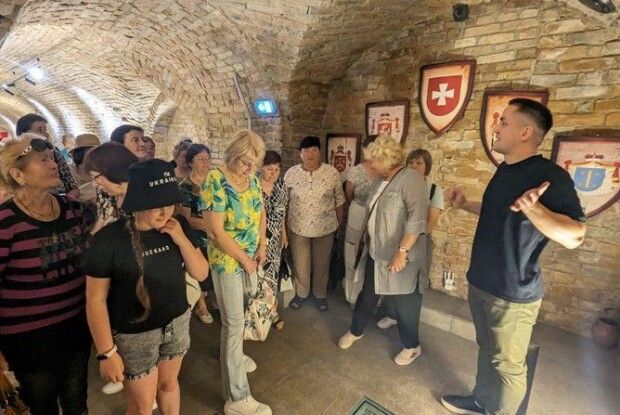 80 пенсіонерів безплатно відвідали музейний простір «Окольний замок» у Луцьку
