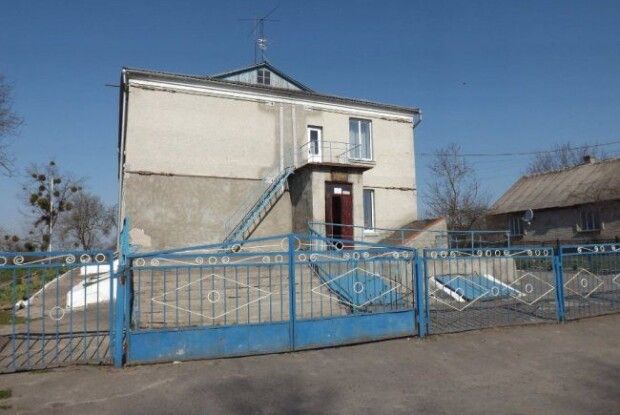 На Волині школа, де навчається більше сотні учнів, може в будь-який момент завалитися (Фото)