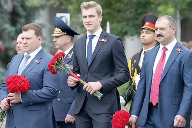Лукашенко сказав, що коли  його застрелять, влада  перейде до старшого сина
