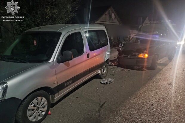 У Луцьку п'яний водій влетів у припарковане авто