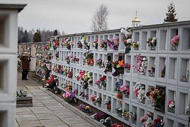 Кабмін вирішив, що в Україні занадто кладовищ і пропонує замінити їх колумбаріями