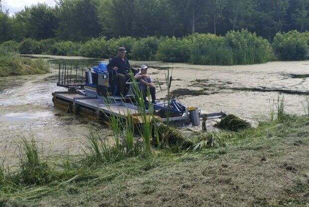 В обласному центрі з'явилася «машина-амфібія» (Відео)