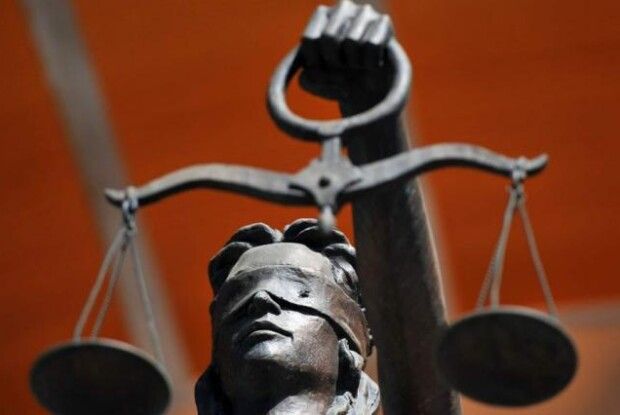 Суд відпустив ромів, які побили… поліцейських прямо у відділку