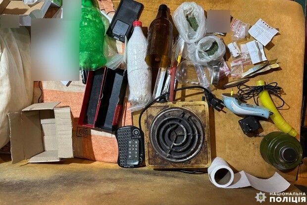 У Рівному в квартирі багатоповерхівки виявили нарколабораторію