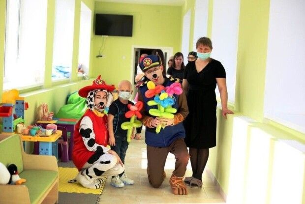 «Щенячий патруль» забезпечив гарний настрій важкохворим діткам
