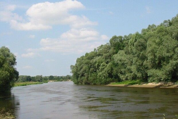 В райцентрі на Рівненщині відпочивальник пірнув у воду і не винирнув