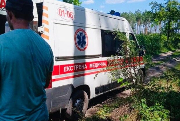 Волинянин під час самовільної порубки в лісі впав з дерева і серйозно травмувався