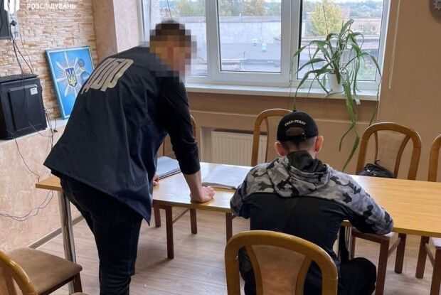 Працівники поліції безпідставно катували чоловіка посеред вулиці