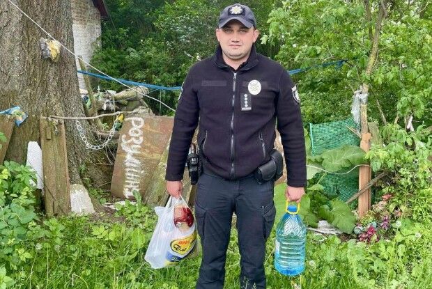 На Волині поліцейський врятував жінку, яка кілька днів не пила і не їла