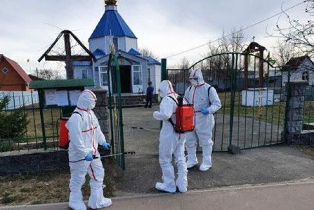 Провели дезінфекцію автовокзалу та церкви у Радомишлі, де від коронавірусу COVID-19 померла жінка (відео)