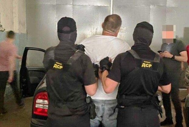 Гроші забрав із електрощитової: затримали керівника Автобази у Рівному (Фото)