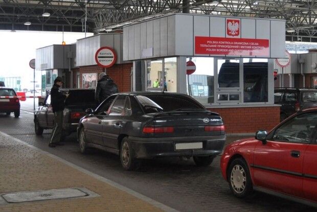У Дорогуську польські прикордонники затримали молдованина за розбій