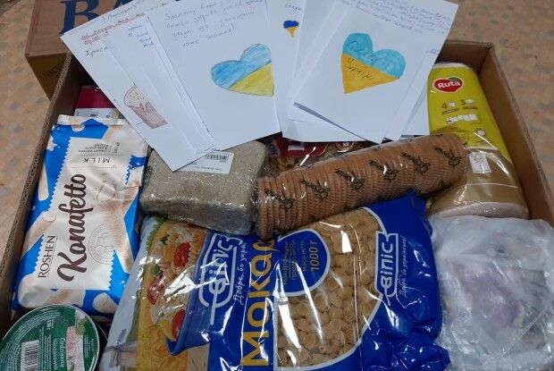 Волинські терборонівці дякують п’ятикласникам з Рожище за великодні листівки