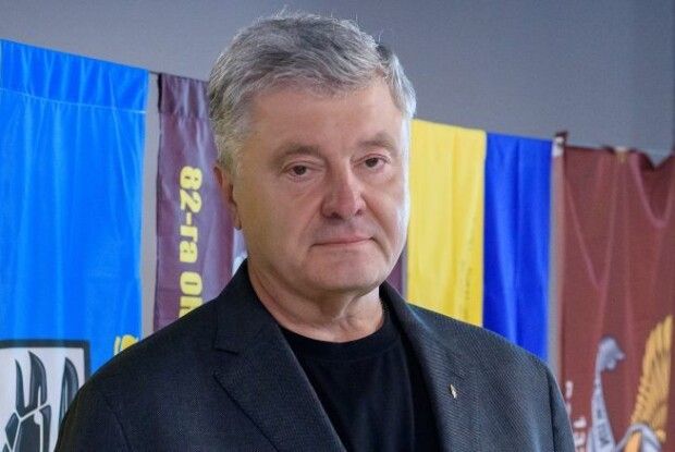 Інвестиції у перемогу: Порошенко купив військові облігації на 156 з половиною мільйонів гривень