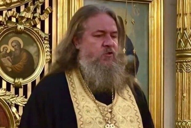 У росії священник «здав» в ФСБ депутата, який поставив свічку за перемогу України (Фото)