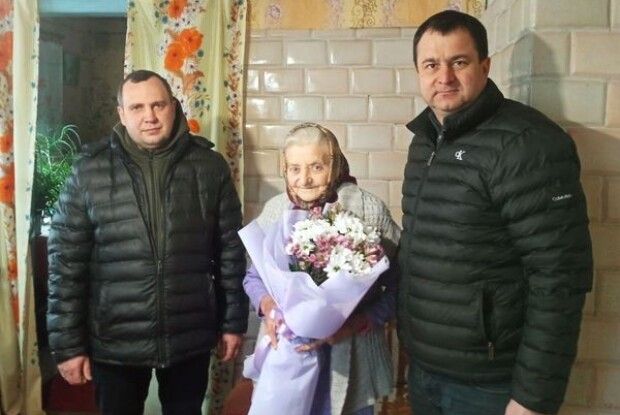 В свої 91 натхненно декламує твори Тараса Шевченка: на Волині привітали довгожительку