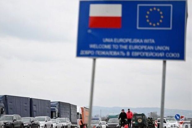 Прем’єр повідомив, скільки українців залишаються за кордоном