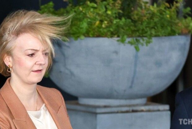 Ліз Трасс продемонструвала зачіску в стилі Бориса Джонсона