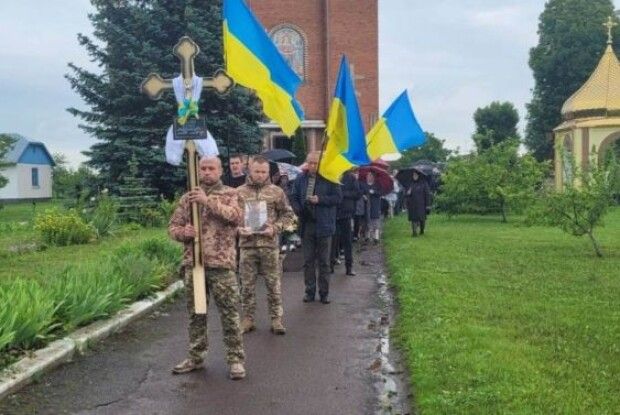 Востаннє Герою віддали військові почесті: на Волині попрощалися з 40-річним Воїном