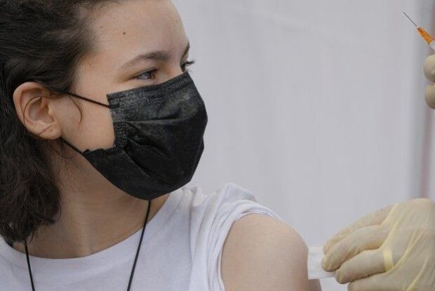 Вакцинація дітей від 12 років – нова рекомендація МОЗ
