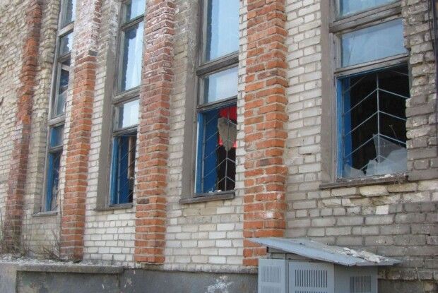 У Старій Вижівці колишній кінотеатр перетворюється на руїни
