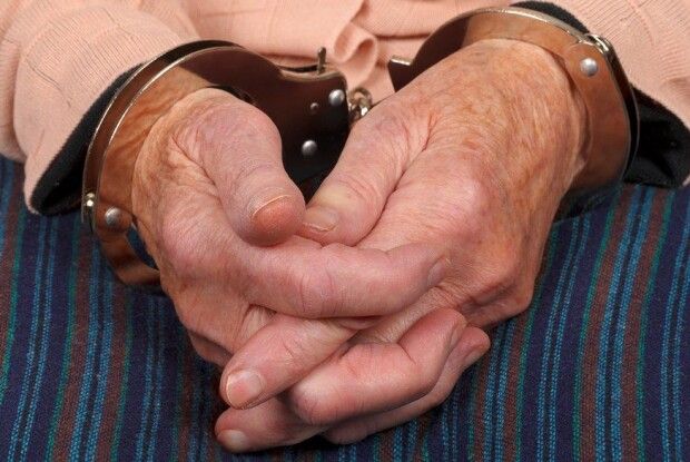 У Києві 15 років ув'язнення отримала пенсіонерка, яка знімала військові обʼєкти