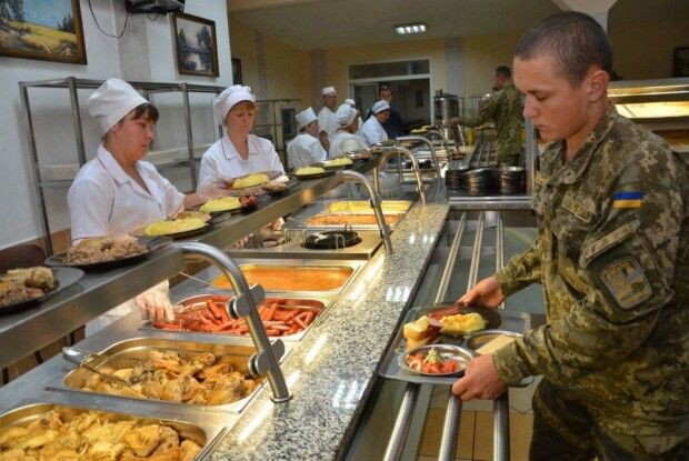 Українська армія переходить на нову систему харчування
