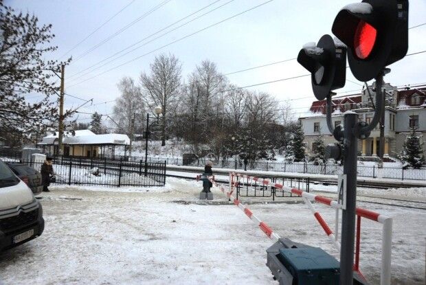 У місті на Волині попередили водіїв про можливі збої сигналізації на залізничних переїздах