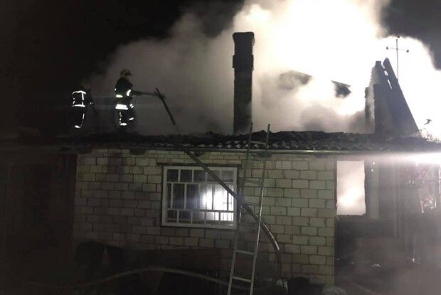 В Устилузі під час пожежі ледь не вибухнув газовий балон