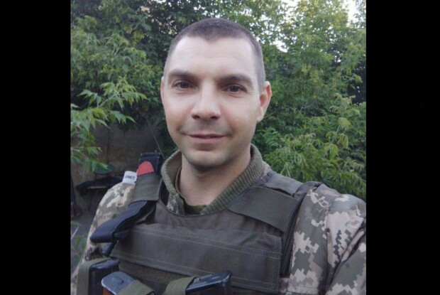 Батьки загиблого воїна встановили майданчик для дітей біля дому, де виріс їхній син-Герой