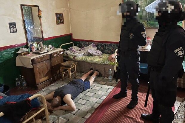 На Рівненщині спритники передавали в колонію наркотики