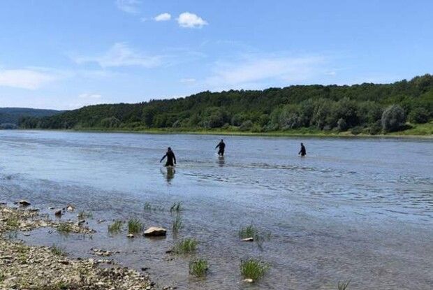 На Буковині втопились двоє підлітків, які відпочивали на річці разом з вчителем