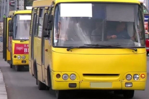 У Рівному в ДТП потрапили маршрутка й автобус з пасажирами (Фото)