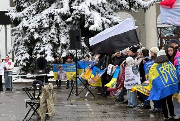 У місті на Волині провели мирну акцію на підтримку зниклих безвісти та полонених захисників  