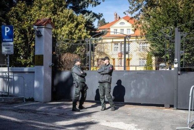 Словаччина скорочує дипломатичну місію росії на 35 осіб
