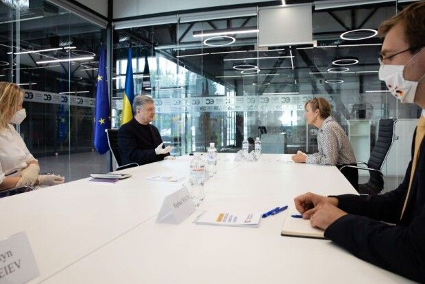 Вибіркове правосуддя, свобода слова і децентралізація: Петро Порошенко зустрівся з послом Німеччини 