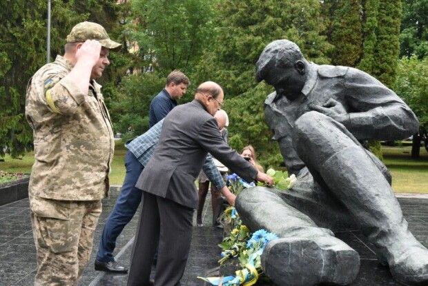 Поки нова війна триває: у Луцьку вшанували пам'ять жертв Другої світової