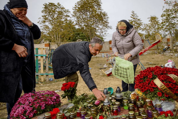 Валентину Козир, у якої під час ракетного обстрілу Грози загинули чоловік, донька, син та внук, врятувала... Волинь