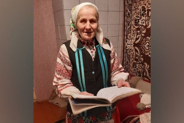 Майстриня з Волині: «А в цій сорочці, якій поверх ста літ, я заміж ішла»