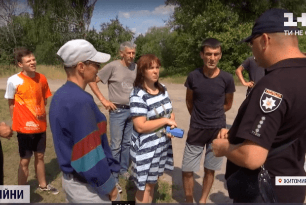 Чергує поліція: через чорницю між мешканцями двох поліських областей виникли сутички (Відео)