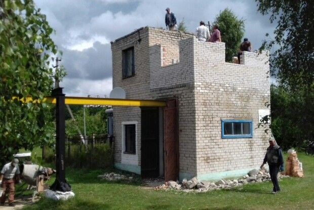 У Бірках взялися за ремонт насосних агрегатів і будівлі станції