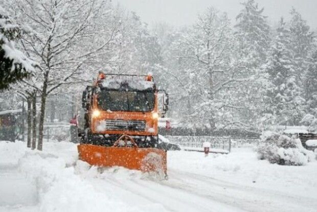 Скільки коштуватиме розчищення доріг від снігу у місті на Волині