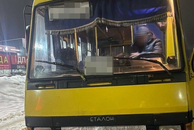 У Рівненському районі поліцейські затримали водія: на місці події алкотестер «Drager» зафіксував 2,27 проміле